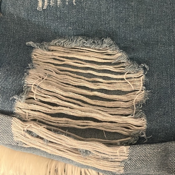 Denim Blvd. By Los Angeles woman’s ripped shorts.  size Small - Picture 5 of 11